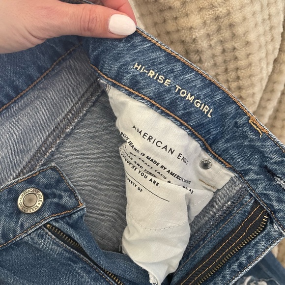 American Eagle Hi-Rise Tomgirl - Picture 3 of 5